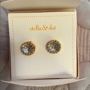 Stella and Dot Nancy studs